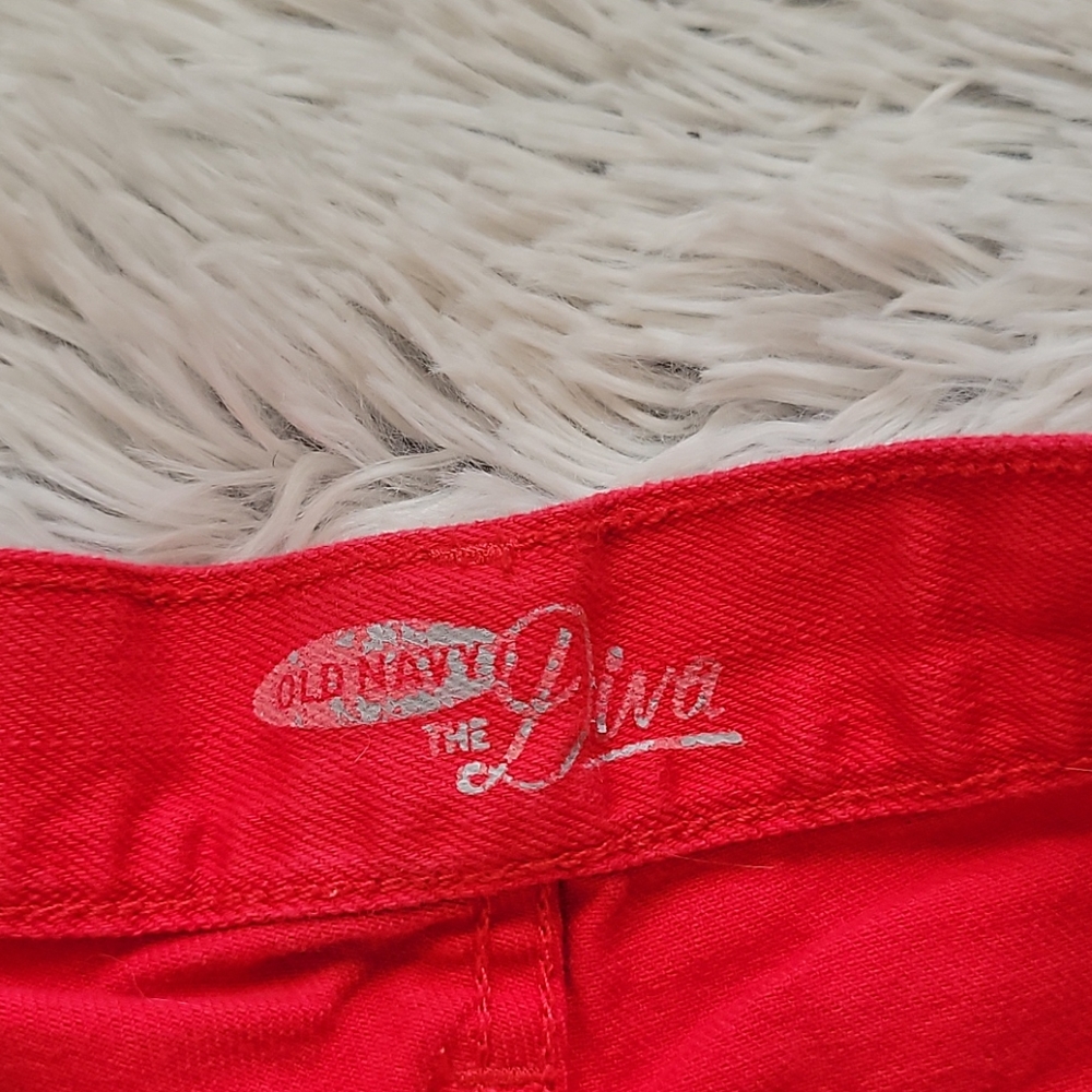 Red shorts - Picture 4 of 4